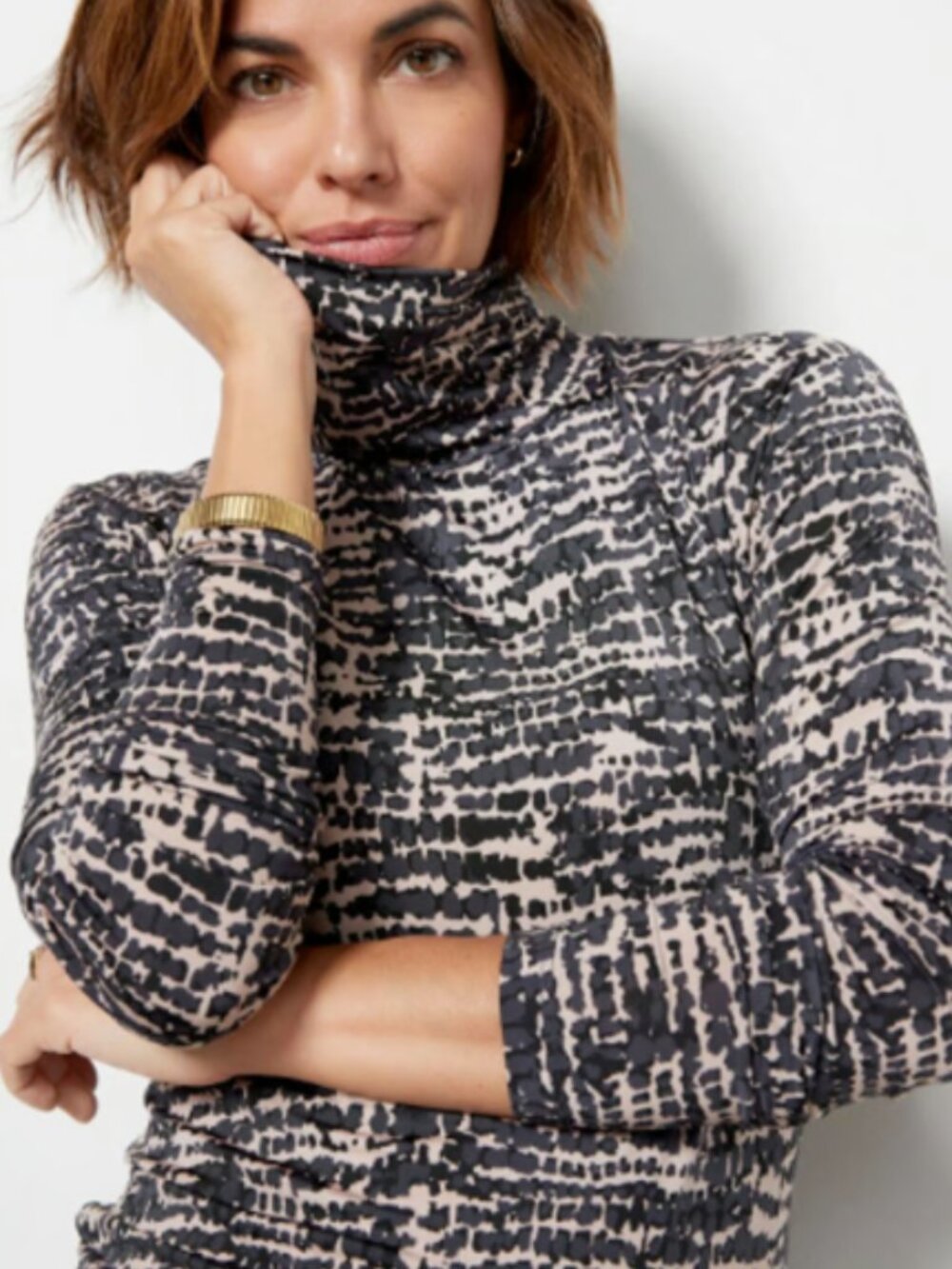 Evereve Mila Slinky Abstract Turtleneck : XS